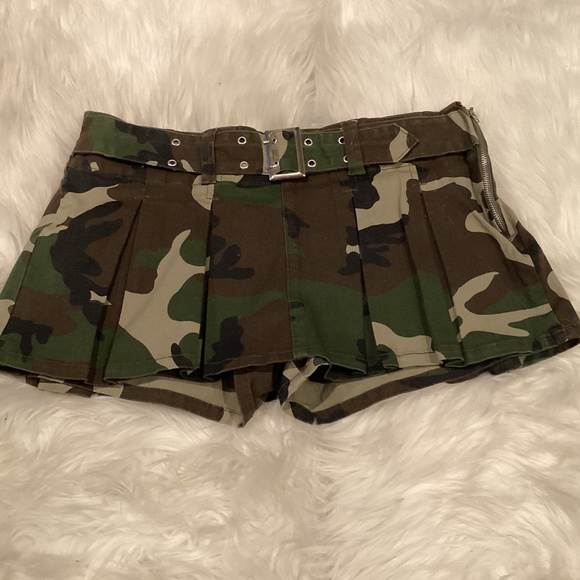 Almost Famous Dresses & Skirts - Almost Famous Camouflage Crossover Skort, Size Large, Color Multi Colored
